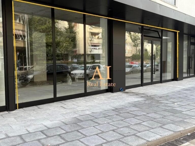 Lëshohet me qira lokal 205m2 në Qendër- Tetovë
